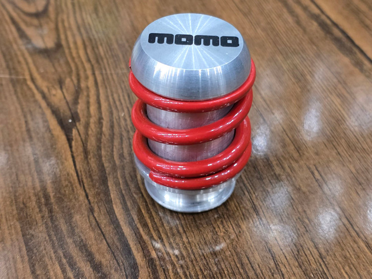 سر دنده مومو - MOMO در