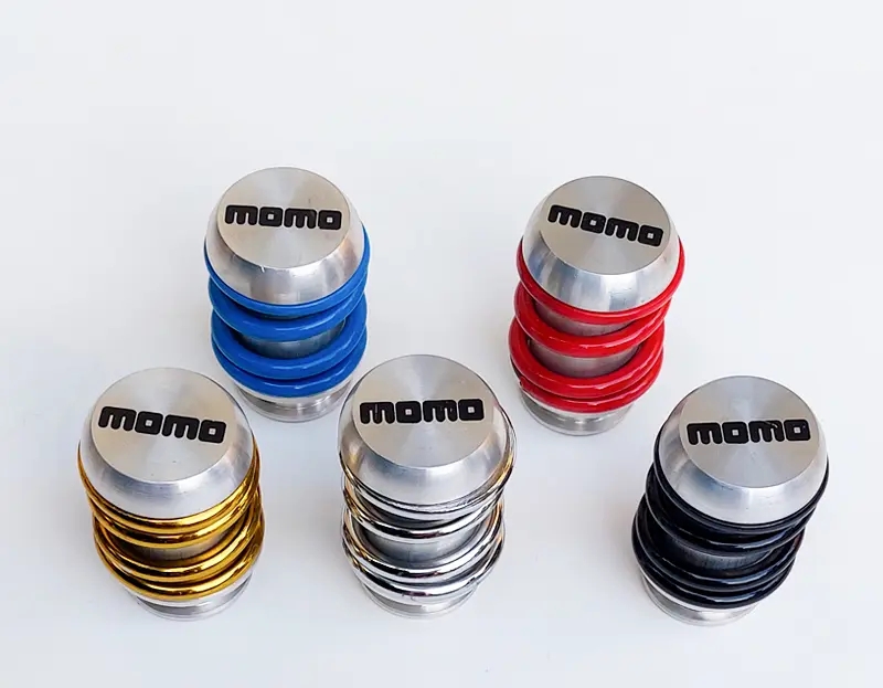سر دنده مومو - MOMO در